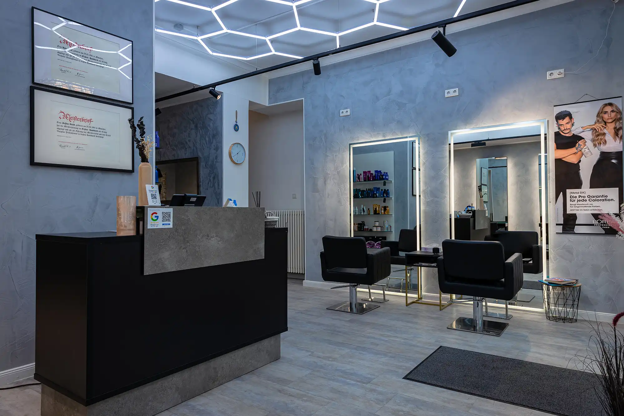 Moderner Salon von Headmasters & Beauty im Münchner Glockenbachviertel